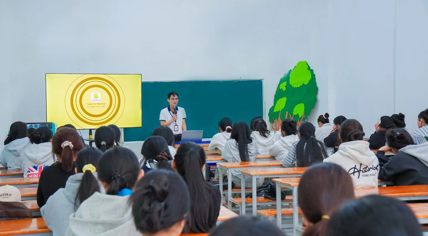 Tân sinh viên K26 Trường Cao đẳng Miền Trung tìm hiểu quy chế đào tạo | Trường Cao Đẳng Miền Trung