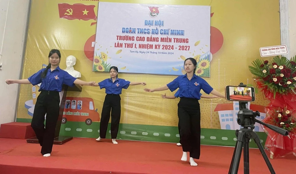 Đại Hội Đoàn Trường Cao Đẳng Miền Trung 2024-2027 Thành Công Rực Rỡ