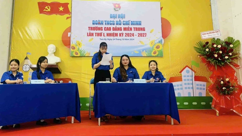 Đại Hội Đoàn Trường Cao Đẳng Miền Trung 2024-2027 Thành Công Rực Rỡ