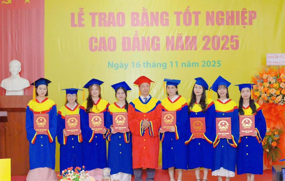 Lễ Trao Bằng Tốt Nghiệp 2025 | Trường Cao Đẳng Miền Trung – Khởi Đầu Hành Trình Mới
