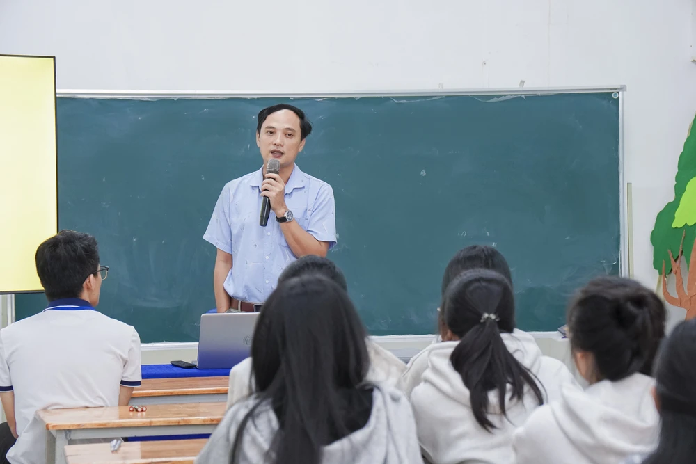 Tân Sinh Viên K26 Trường Cao Đẳng Miền Trung Tìm Hiểu Quy Chế Đào Tạo
