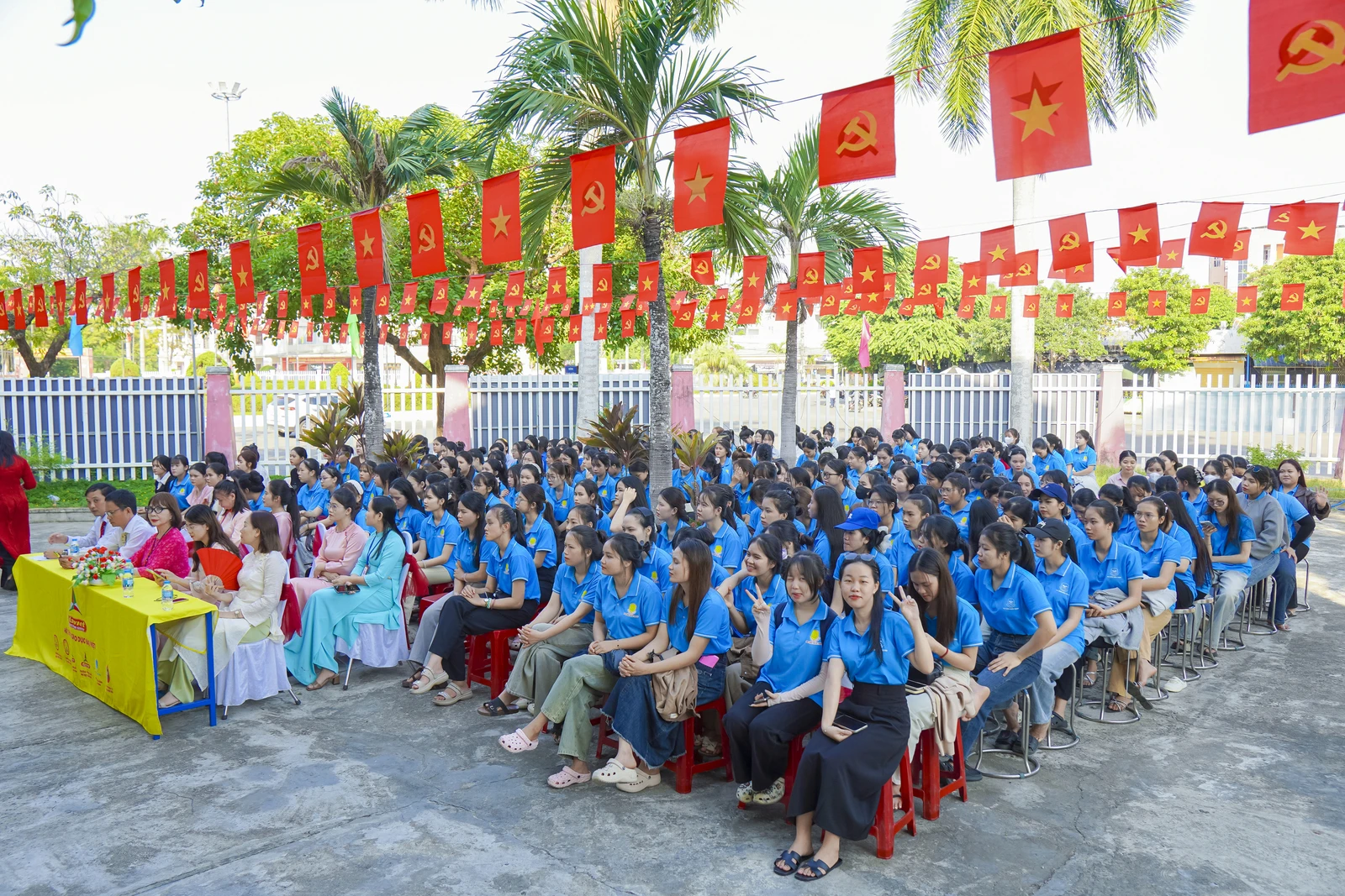 TRƯỜNG CAO ĐẲNG MIỀN TRUNG TỔ CHỨC LỄ KHAI GIẢNG NĂM HỌC 2026–2027 VÀ CHÀO ĐÓN TÂN SINH VIÊN K26