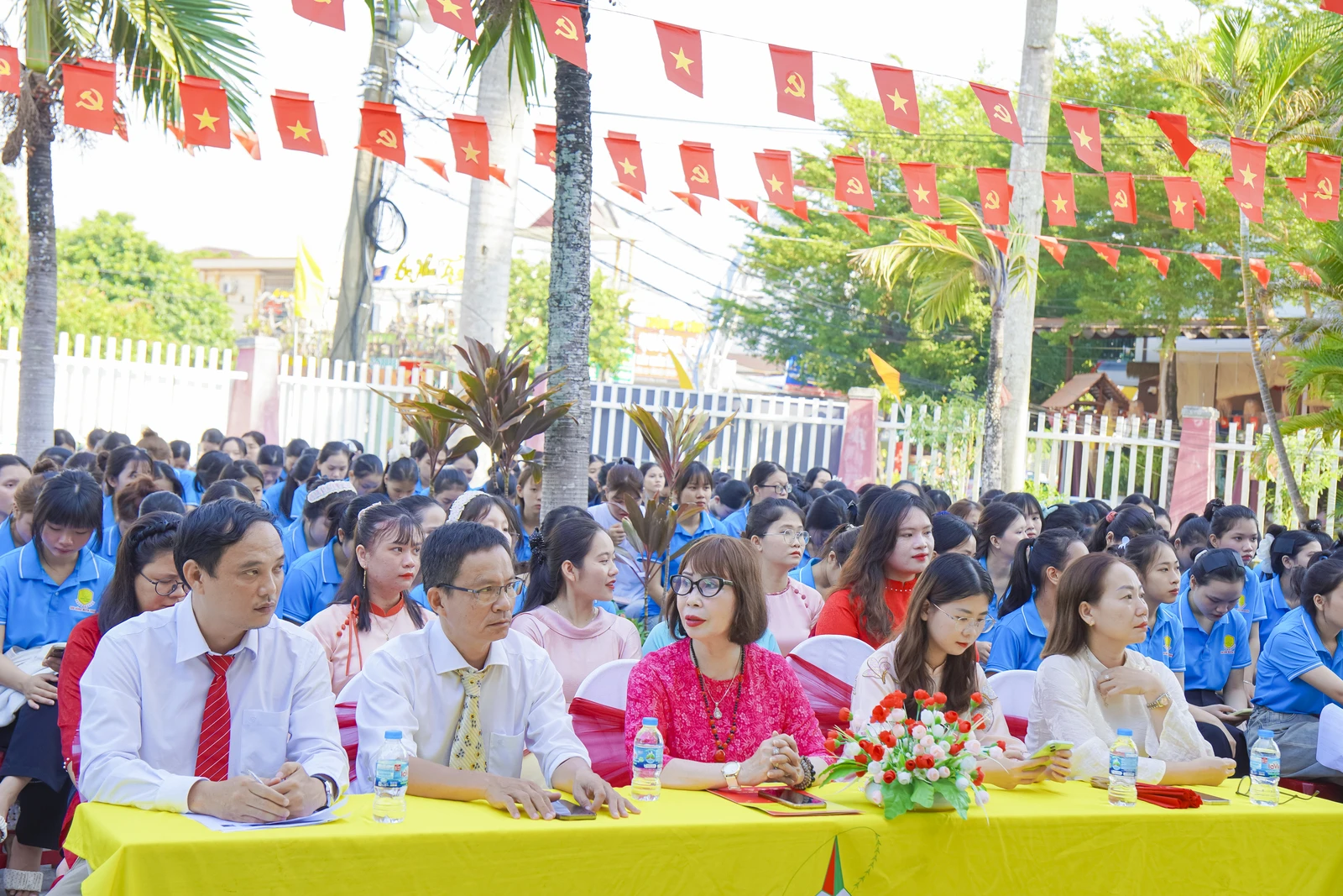 TRƯỜNG CAO ĐẲNG MIỀN TRUNG TỔ CHỨC LỄ KHAI GIẢNG NĂM HỌC 2026–2027 VÀ CHÀO ĐÓN TÂN SINH VIÊN K26
