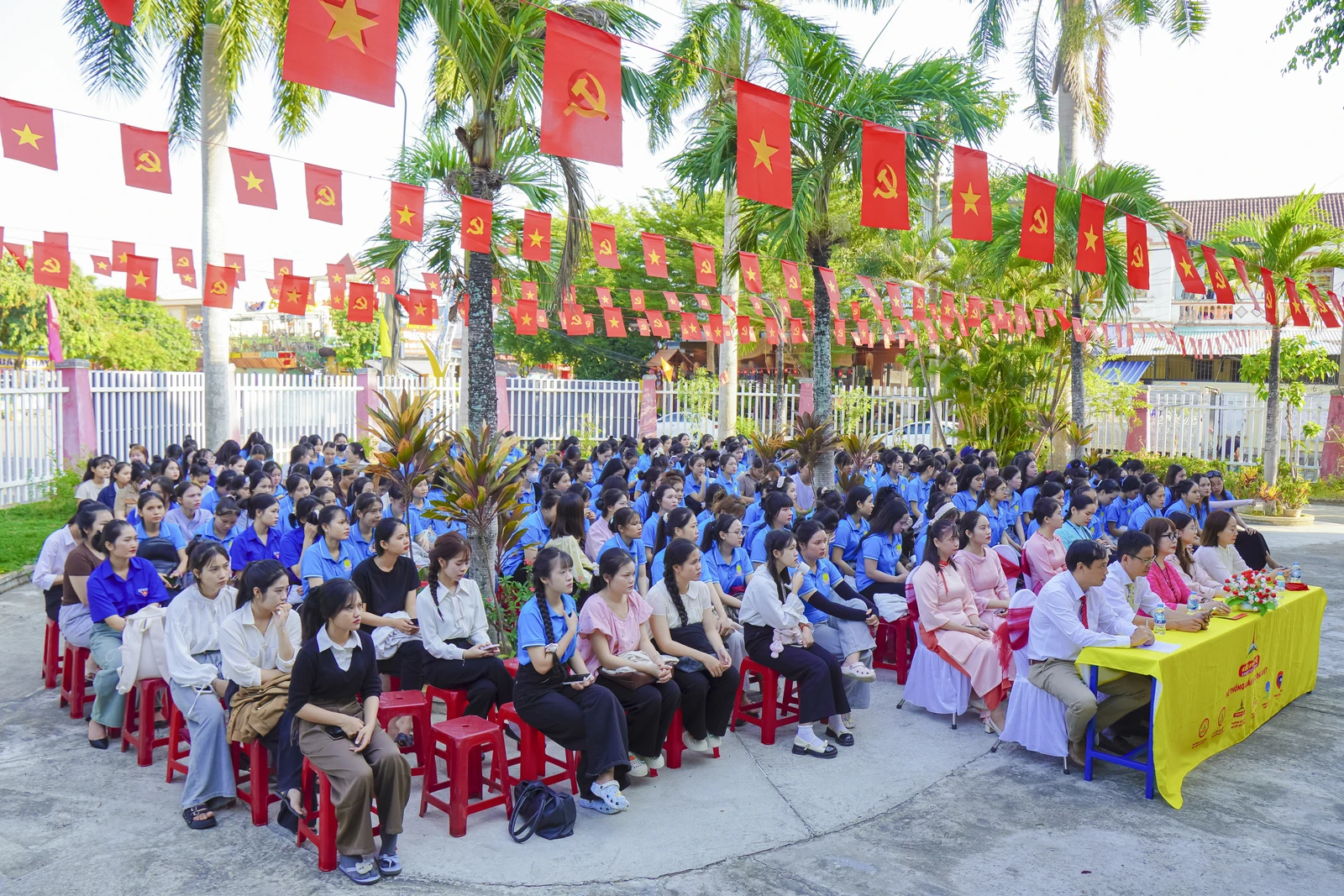 TRƯỜNG CAO ĐẲNG MIỀN TRUNG TỔ CHỨC LỄ KHAI GIẢNG NĂM HỌC 2026–2027 VÀ CHÀO ĐÓN TÂN SINH VIÊN K26