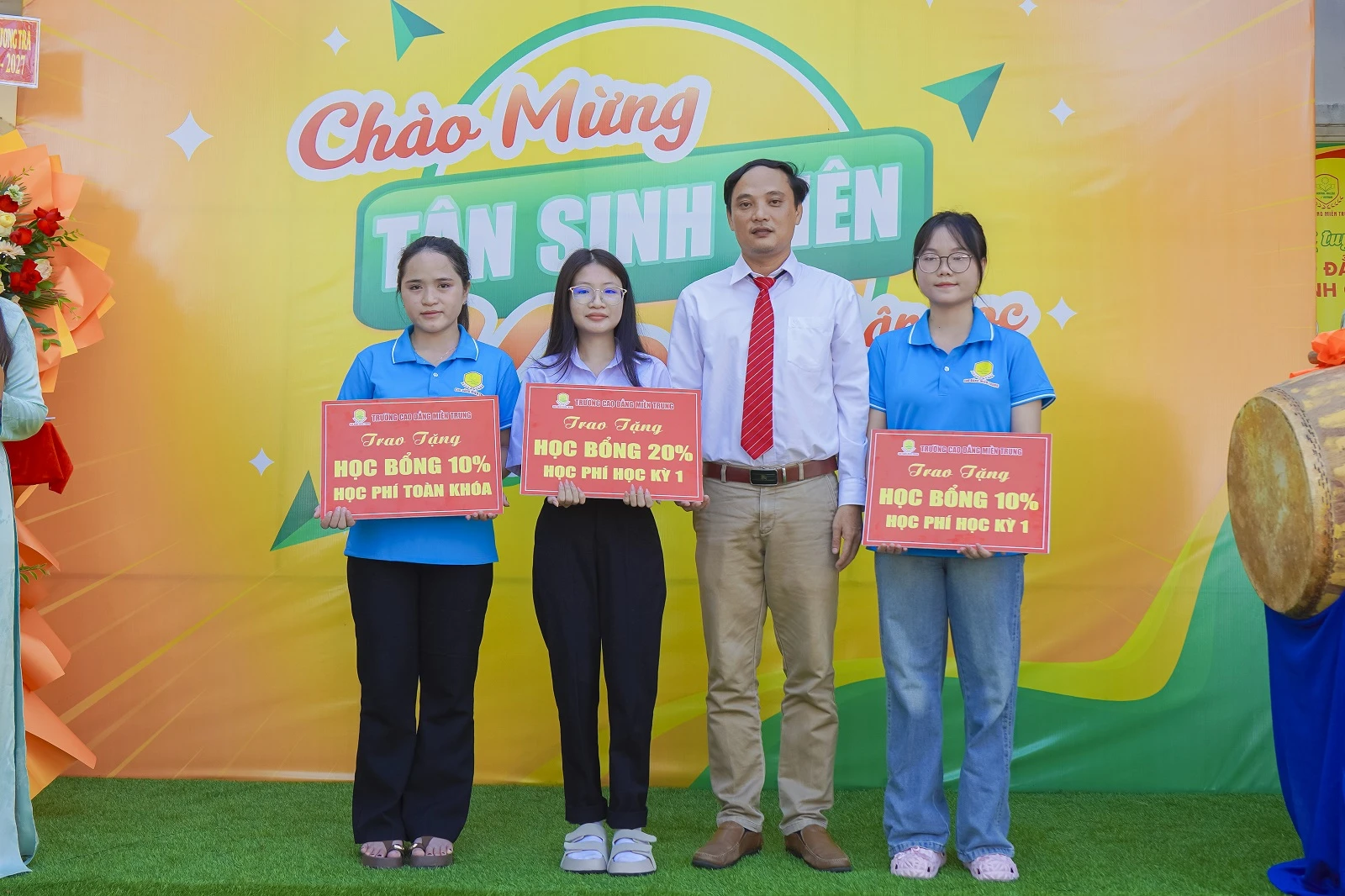 TRƯỜNG CAO ĐẲNG MIỀN TRUNG TỔ CHỨC LỄ KHAI GIẢNG NĂM HỌC 2026–2027 VÀ CHÀO ĐÓN TÂN SINH VIÊN K26