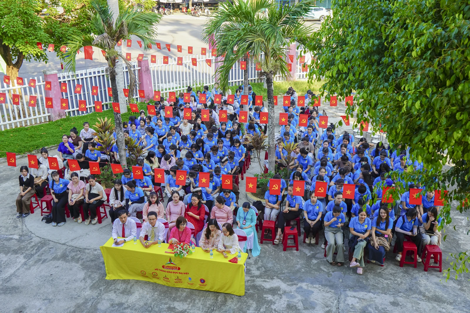 TRƯỜNG CAO ĐẲNG MIỀN TRUNG TỔ CHỨC LỄ KHAI GIẢNG NĂM HỌC 2026–2027 VÀ CHÀO ĐÓN TÂN SINH VIÊN K26