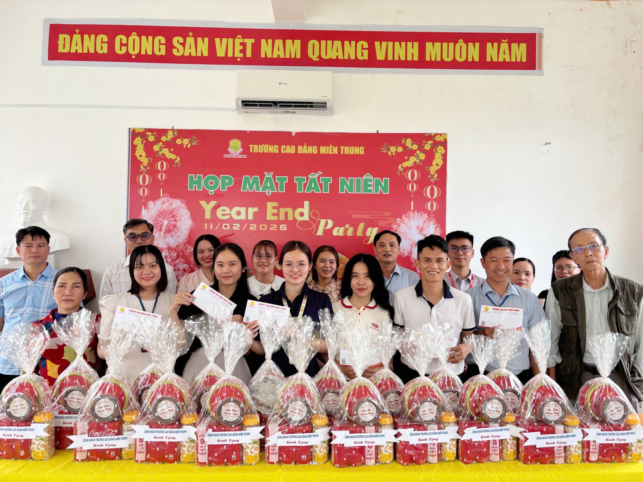 TRƯỜNG CAO ĐẲNG MIỀN TRUNG HỌP MẶT TẤT NIÊN – MỪNG XUÂN BÍNH NGỌ 2026